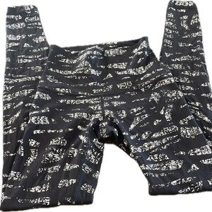 Lululemon leggings size 4
